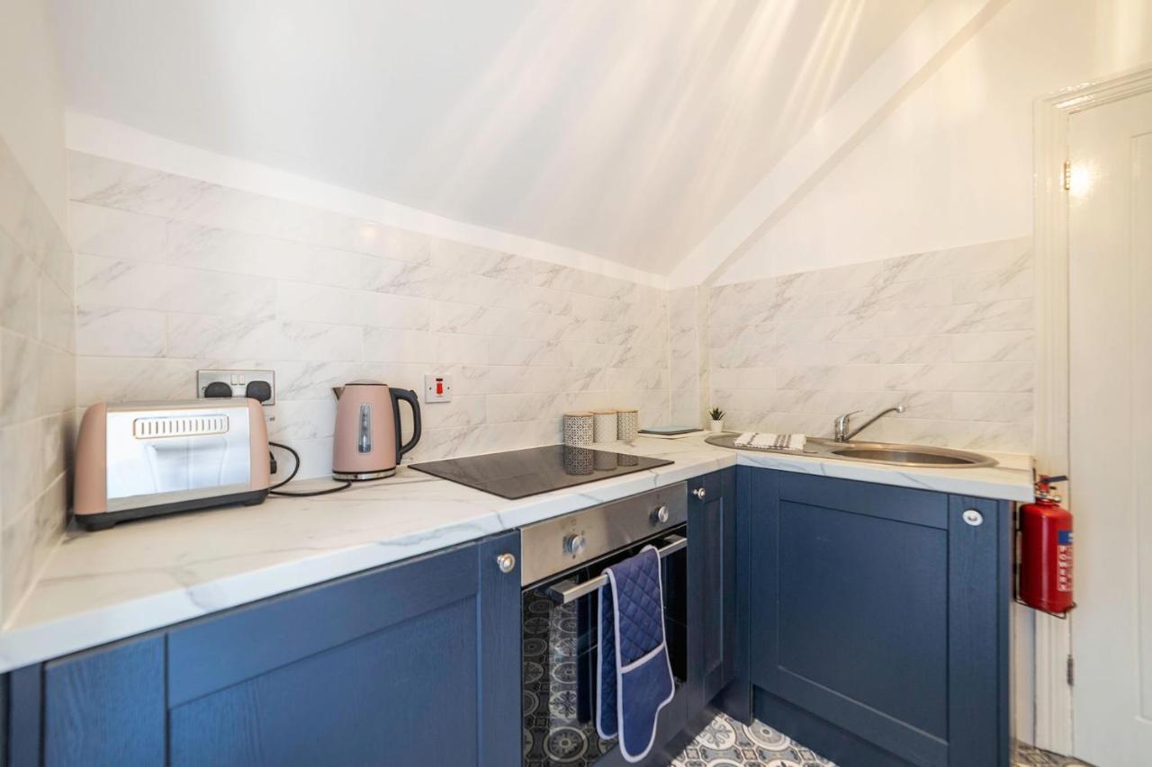 Charles Alexander Short Stay - Highcliffe Apartments Кливлис Экстерьер фото