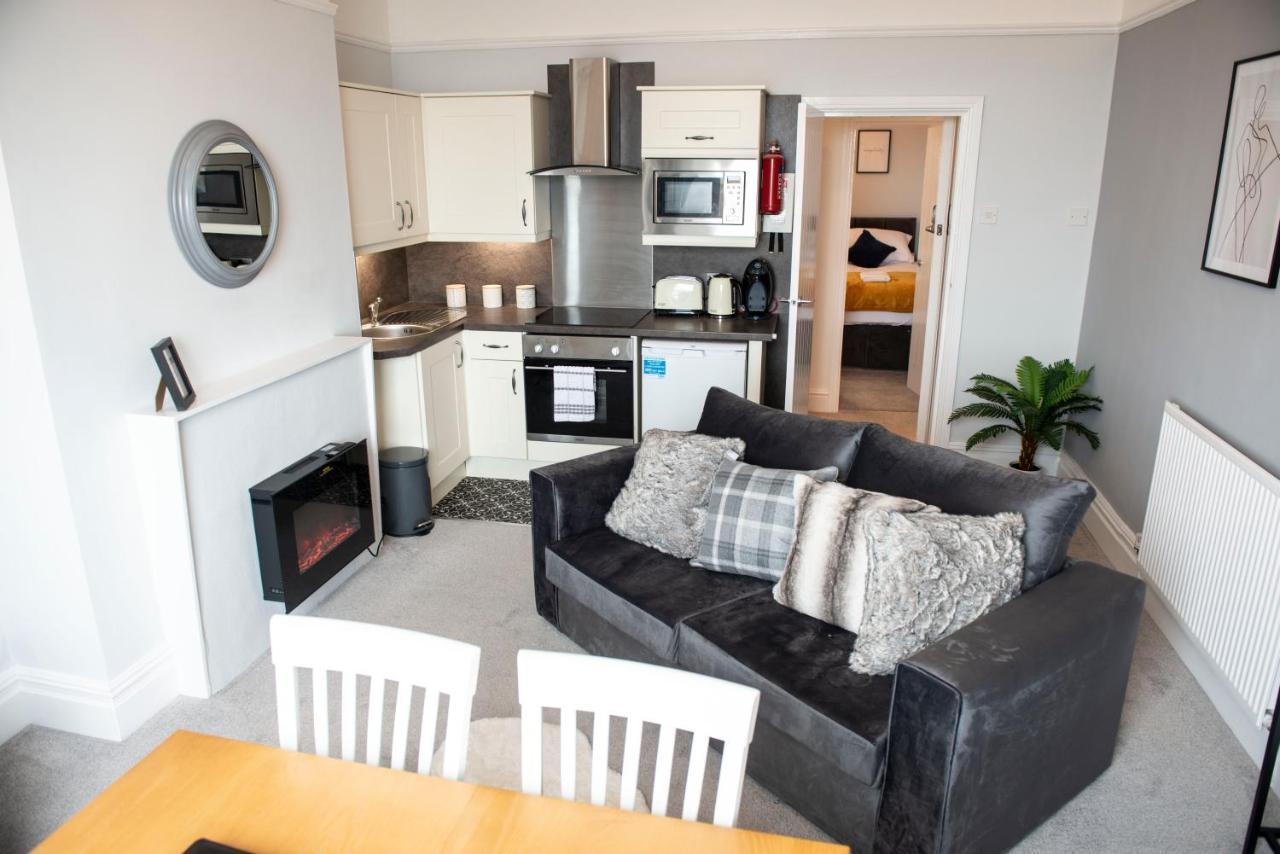 Charles Alexander Short Stay - Highcliffe Apartments Кливлис Экстерьер фото